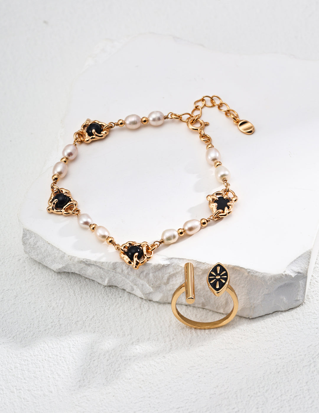 18K Gold S925 Silver - Midnight Grace Pearl & Onyx Bracelet